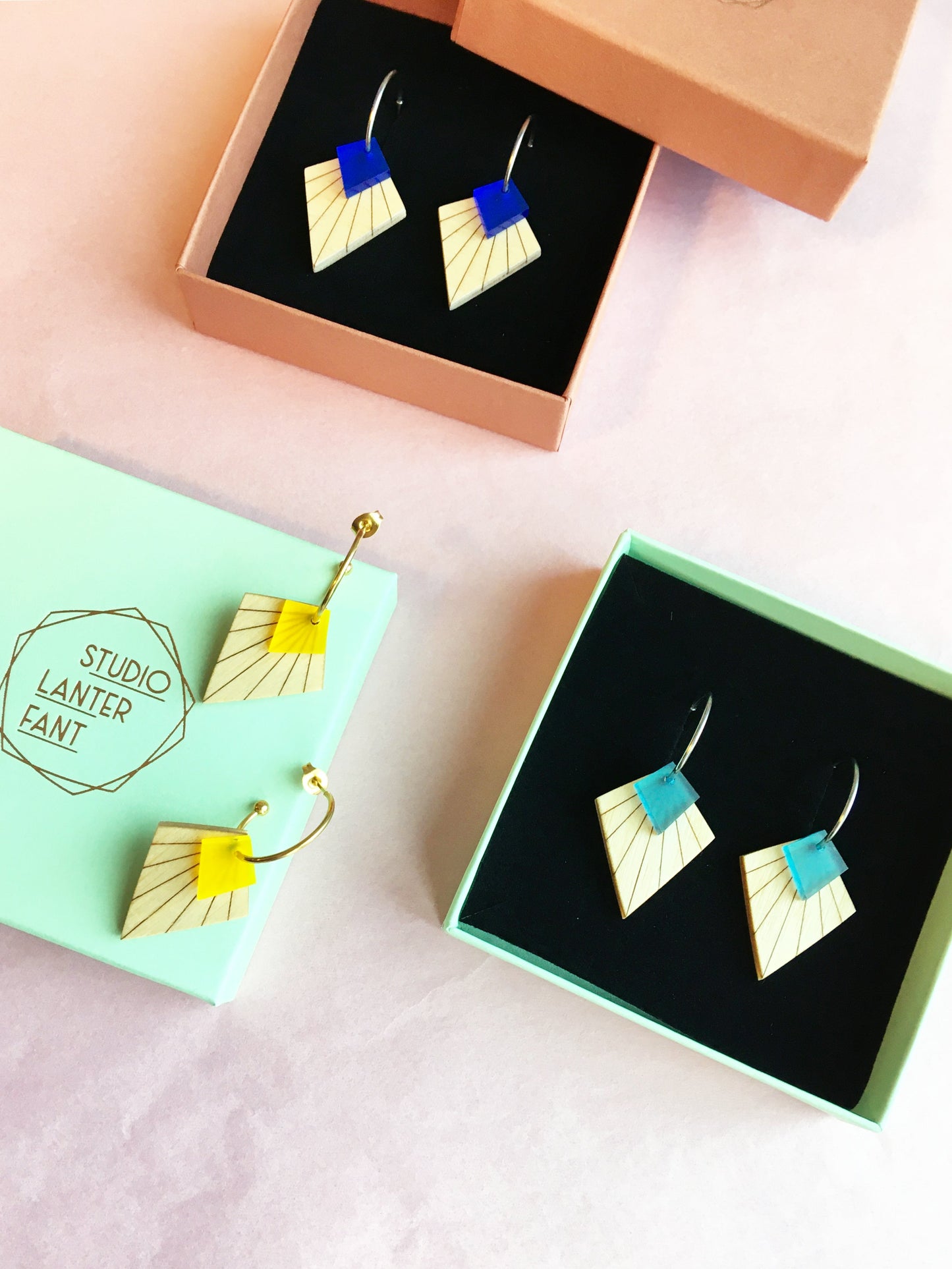 Oorbel Juul Hout - Modulair KoningsBlauw